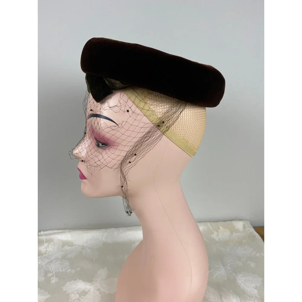 Vtg 1940s 1950s Brown Velvet Half Hat Birdcage Veil Velvet Bow Dotted Net Sz 22